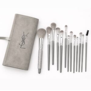 YSL MAKE UP BRUSH